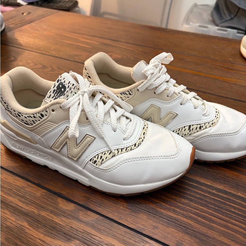 New Balance Women's White and Tan Sneakers